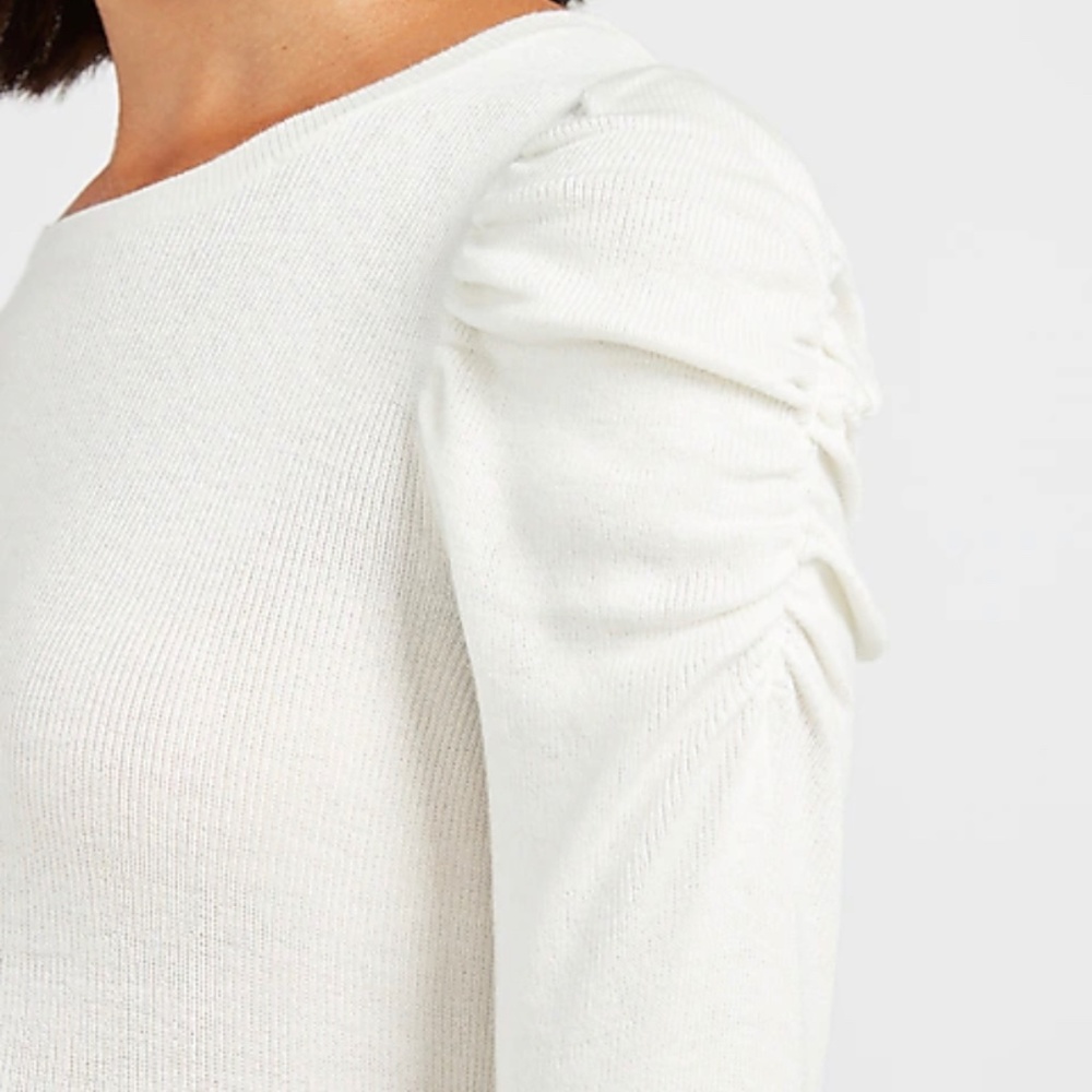 Puff sleeve sweater top